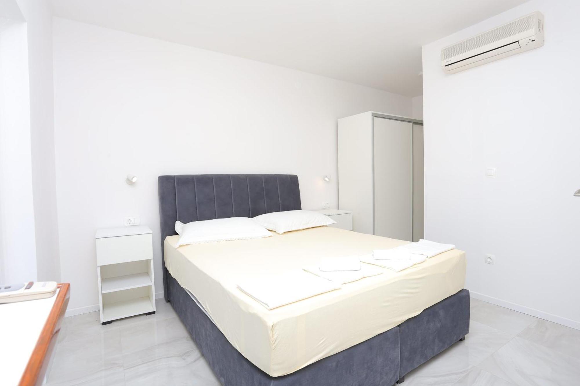 Apartments With A Parking Space Baska Voda, Makarska - 6773 Номер фото