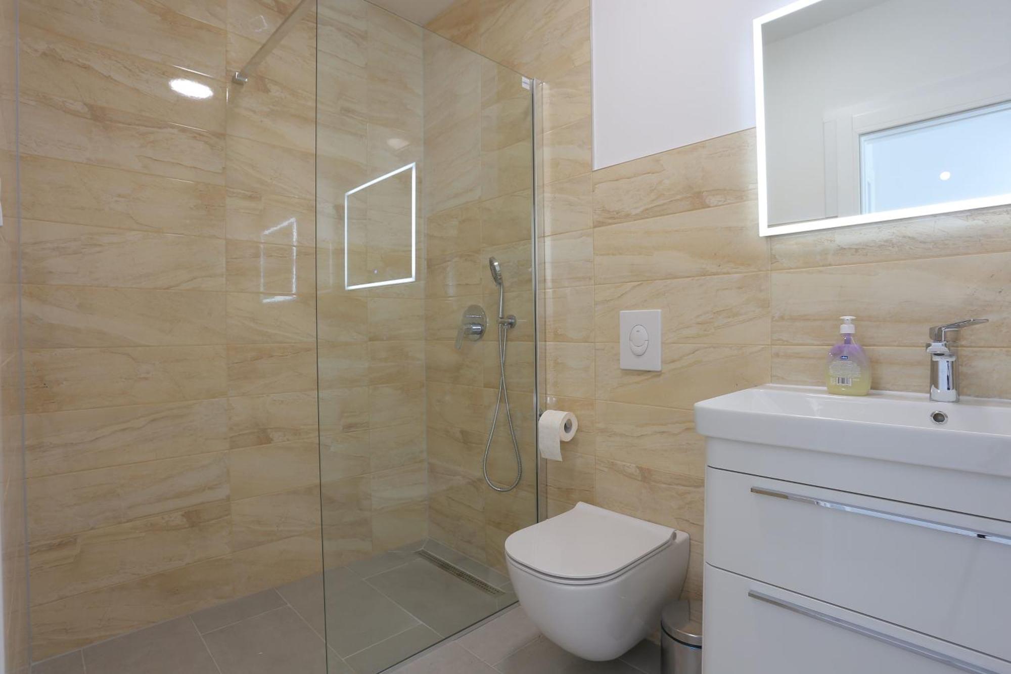 Apartments With A Parking Space Baska Voda, Makarska - 6773 Номер фото