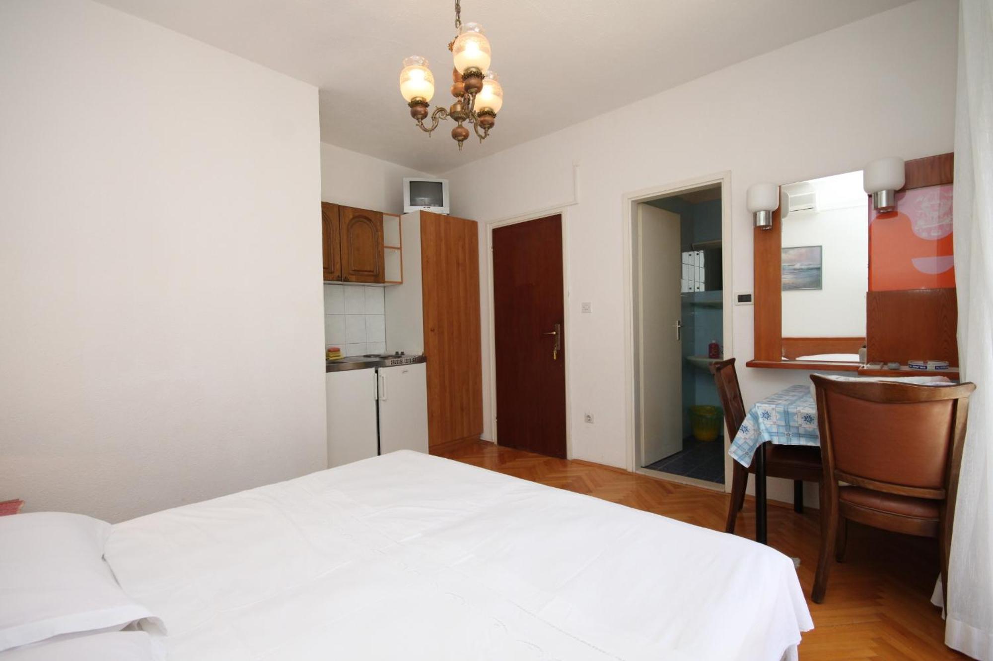 Apartments With A Parking Space Baska Voda, Makarska - 6773 Номер фото